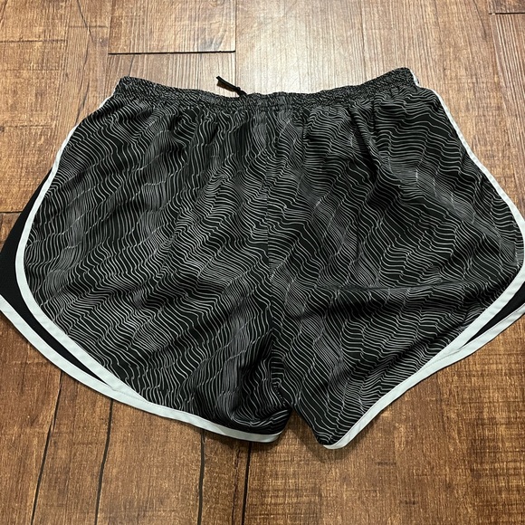 Nike Dri-FIT Women’s Black & Gray Athletic Running Shorts Size L - Picture 8 of 10